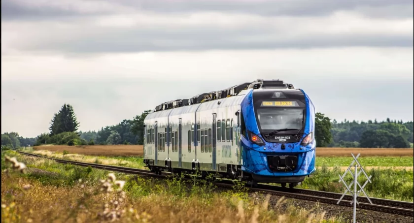 Nowe pociągi hybrydowe na trasie do Łomży. Województwo planuje zakup nowych składów