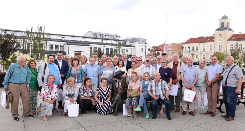 Geodeci-seniorzy spotkali sie w Hali Kultury