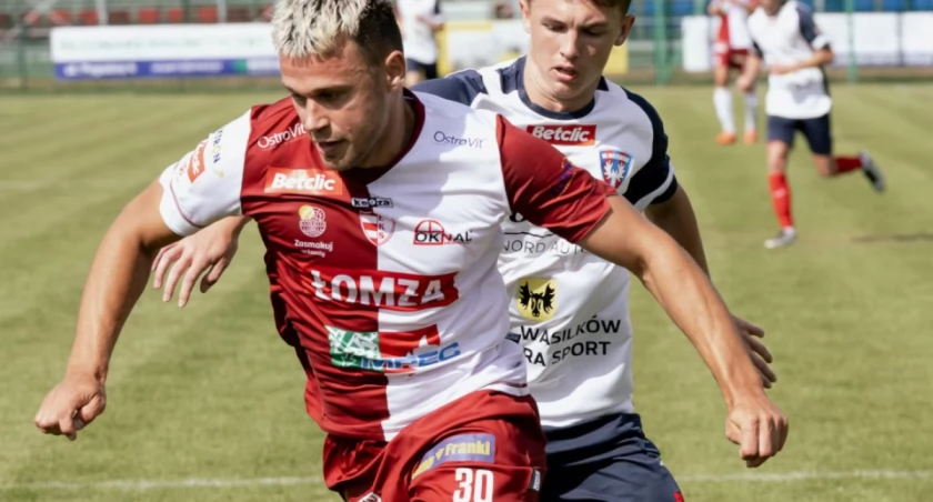 Przyjdź na mecz i wspieraj drużynę w drodze po najwyższe cele! Wspólnie tworzymy przyszłość Łomżyńskiego Klubu Sportowego!