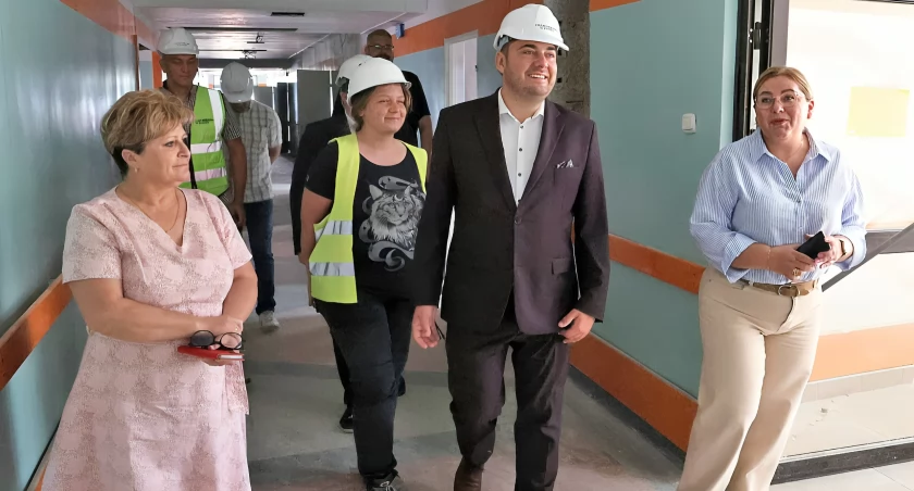 Nie ma wakacji od inwestycji. Łomżyńska oświata w remoncie [FOTO]