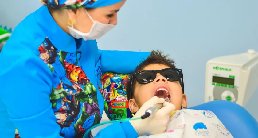 Solidne usługi dentystyczne we Wrocławiu - wizyta u specjalisty ma sens