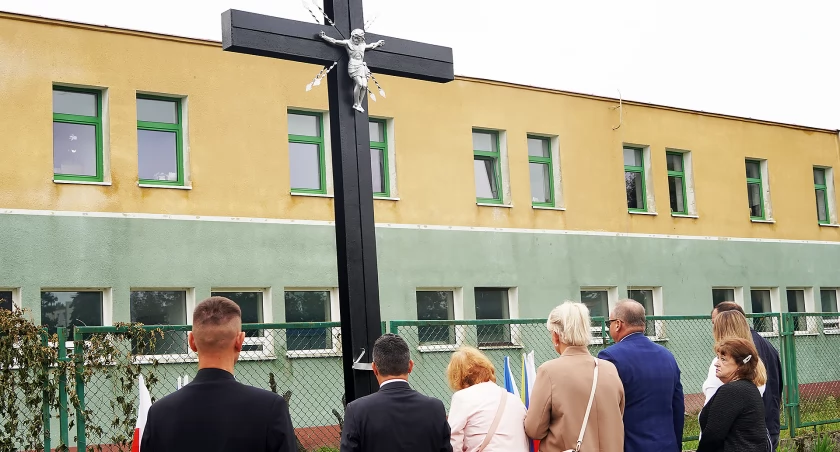 Bawełna upadła, Solidarność zamilkła. A krzyż patrzy dalej [FOTO]