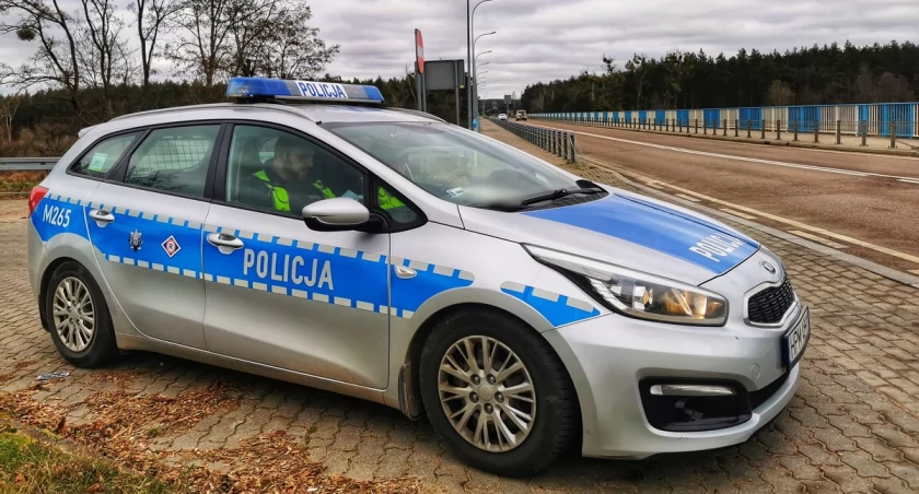 Alkohol, amfetamina i… koty w samochodzie. Niebezpieczny weekend na drogach Łomży