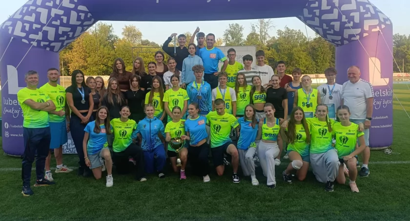 Lekkoatleci z Łomży z medalami i podium drużynowo! [FOTO]