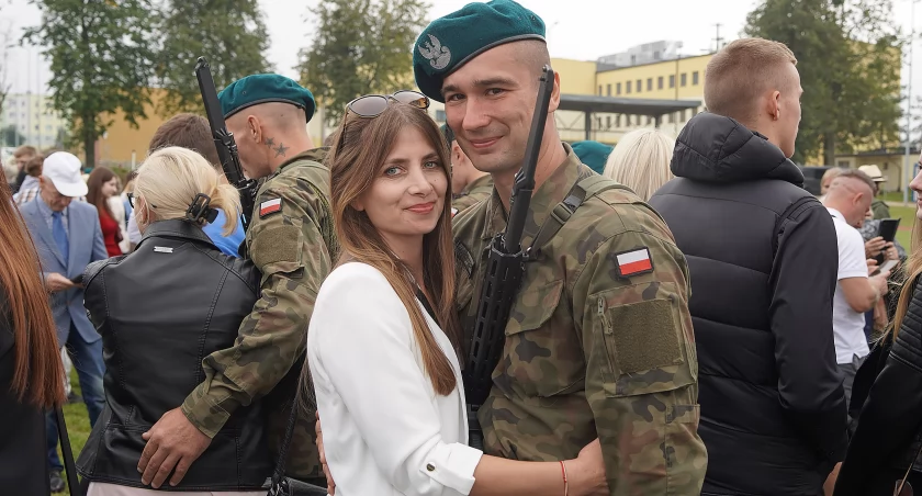 Rodziny i bliscy świadkami przysięgi wojskowej. Młodzi żołnierze ślubowali wierność ojczyźnie [FOTO i VIDEO]