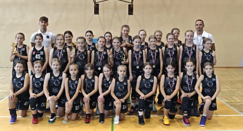 UKS 4 na piątkę. Wysocka, Piaścik i Rutkowska z wyróżnieniami