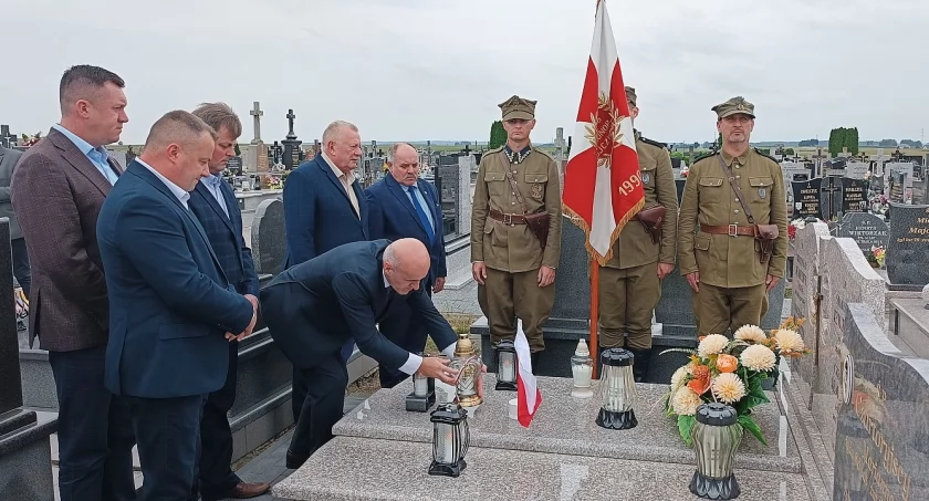 Oddali hołd bohaterom Bitwy pod Wierzbowem [FOTO]
