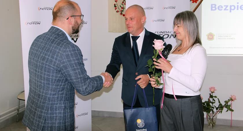 Fake newsy, hasła, AI. Seniorzy w Łomży poznają cyfrowy świat [FOTO]
