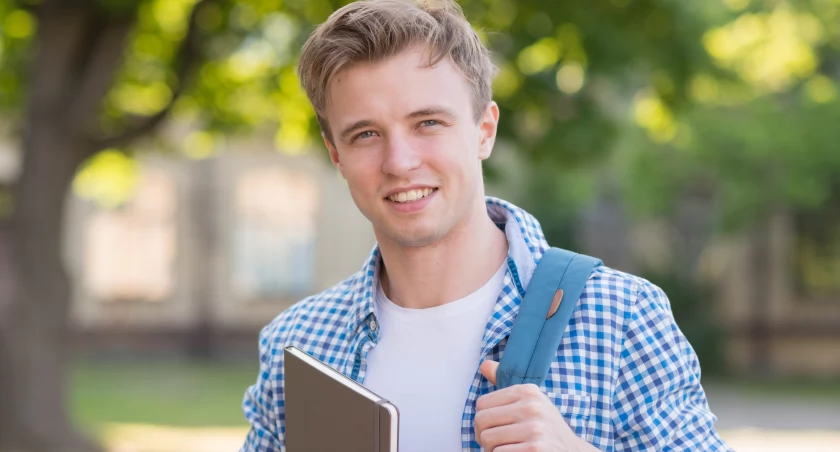 Do końca miesiąca uczniowie i studenci z rentą rodzinną muszą pamiętać o formalnościach