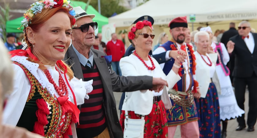 Strzała tradycji trafiła w dziesiątkę. Pierwszy Regionalny Dzień Folkloru w Łomży za nami [FOTO i VIDEO]