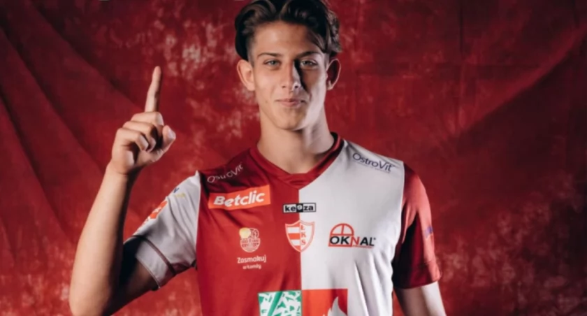 Pierwszy gol Tarnackiego w III lidze! Historyczne trafienie 18-latka z ŁKS-u Łomża
