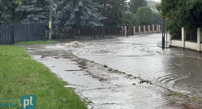 Podtopienia w Łomży. Miasto inwestuje w drożność rowów