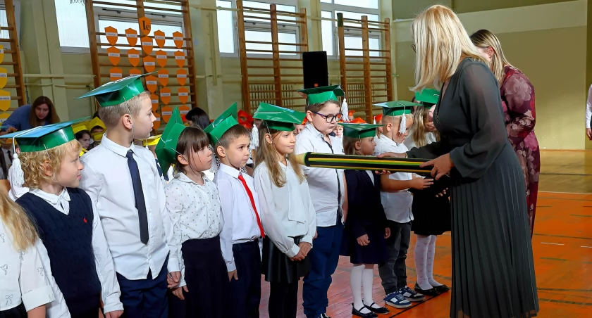 Ślubowanie pierwszoklasistów. Wyjątkowy dzień w Szkole Podstawowej Nr 1 w Łomży [FOTO]