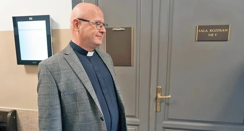 Przed Sądem Rejonowym ruszył dziś proces księdza Radosława Kubła [FOTO i VIDEO]
