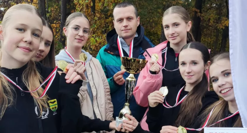 Dziewczęta z Piątnicy ponownie najlepsze w województwie!