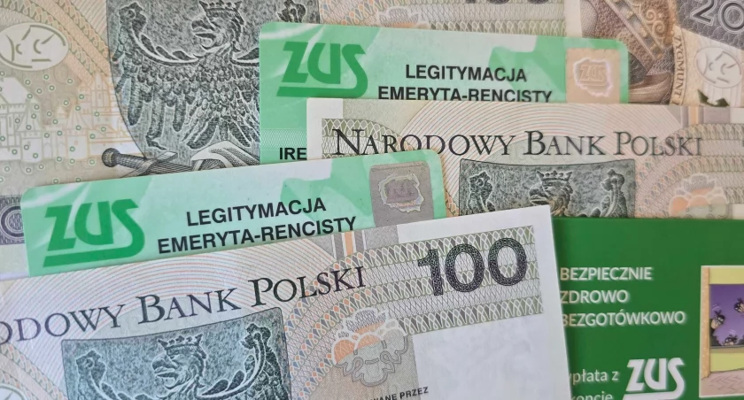 Komu ZUS wypłaci emeryturę lub rentę wcześniej?