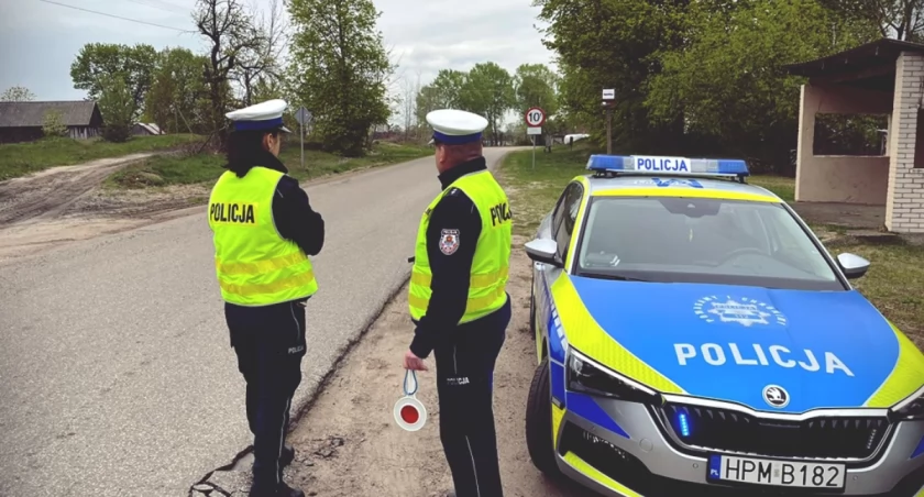 Prawie sto wykroczeń ujawnili policjanci podczas kontroli prędkości. Dwóch mężczyzn straciło prawo jazdy