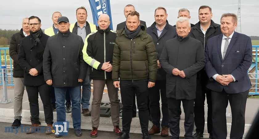 Drogowe postępy na trasie Łomża - Mężenin i PR-owy komplet dyrektorów [VIDEO i FOTO]