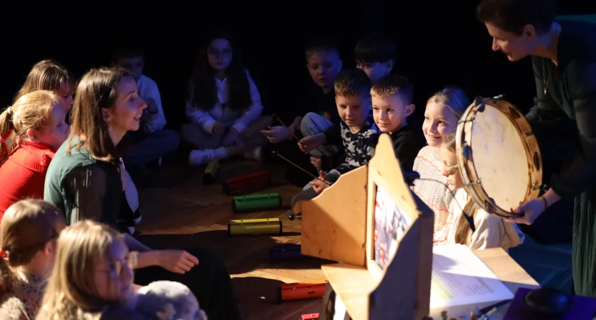 Opowiem Ci o Frycku – muzyczna podróż z małym Chopinem w Regionalnym Ośrodku Kultury w Łomży [FOTO]