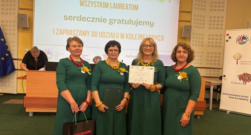 Tkają tradycję i integrują wieś. Gospodynie z Konarzyc nagrodzone w Olimpiadzie Aktywności Wiejskiej [FOTO]