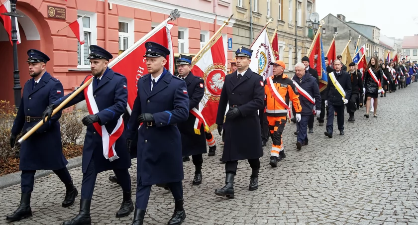 Rekordowa liczba delegacji uczciła Leona Kaliwodę w Święto Niepodległości [VIDEO i FOTO]