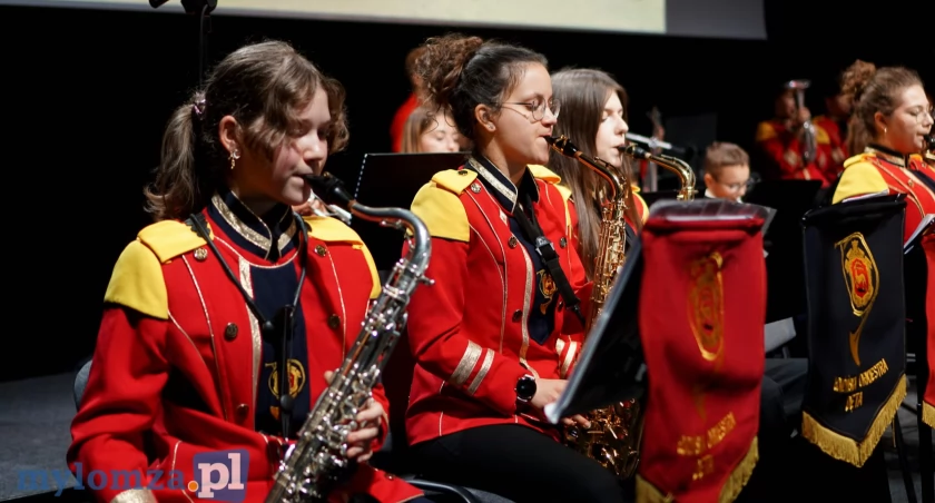 Dźwięki Niepodległej wypełniły Halę Kultury  [FOTO i VIDEO]