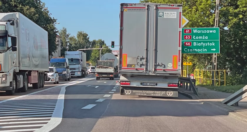 Uciekał z dziećmi bez fotelików. Pościg zakończył się w lesie 