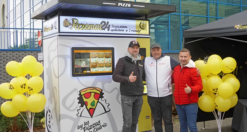 Pierwszy Pizzomat24 w Łomży już działa. Pizza w 3 minuty! [FOTO i VIDEO]