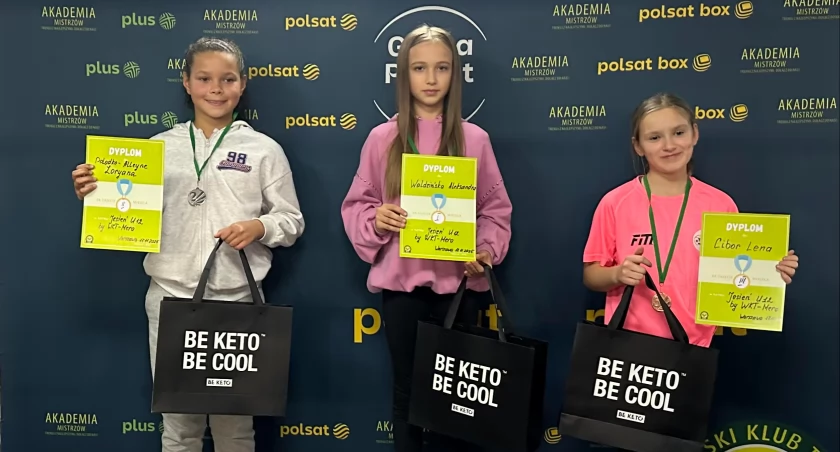 Ola Waldzińska jak Iga Świątek. Zawodniczka UKS-u wygrała turniej! Hela Puławska z triumfem w pierwszej grze