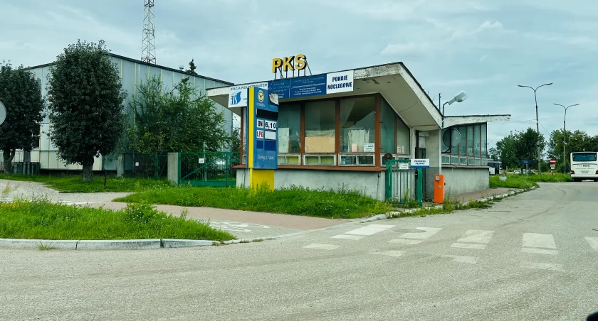 PKS Nova tonie w stratach. Czy sprzedaż łomżyńskiej bazy uratuje spółkę?