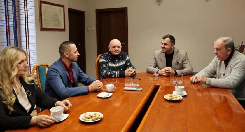 Czwórka doczeka się hali i 