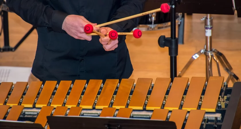W słońcu i w deszczu w Filharmonii Kameralnej w Łomży