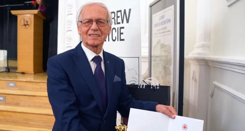 Jerzy Cichowicz z tytułem Honorowego Członka PCK