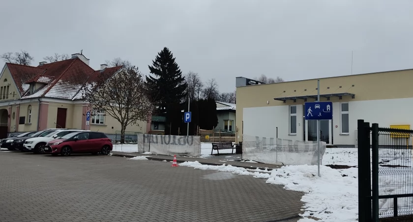 Długo wyczekiwana rozbudowa szkoły w Konarzycach dobiega końca. Wkrótce otwarcie!