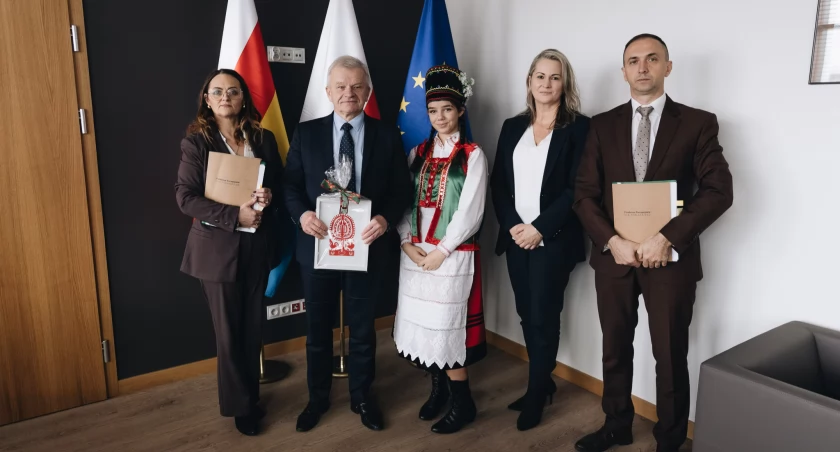 Nowogród stawia na edukację. Uczniowie skorzystają z unijnego programu rozwoju kompetencji [FOTO]