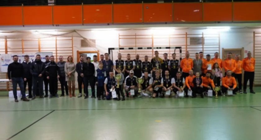 Startuje Halowa Liga MOSiR Łomża 2025/2026. Kulturalni bronią mistrzostwa