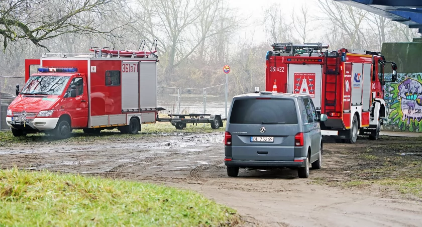 Zanurzył się i zniknął? Strażacy w akcji po zgłoszeniu świadka [FOTO]