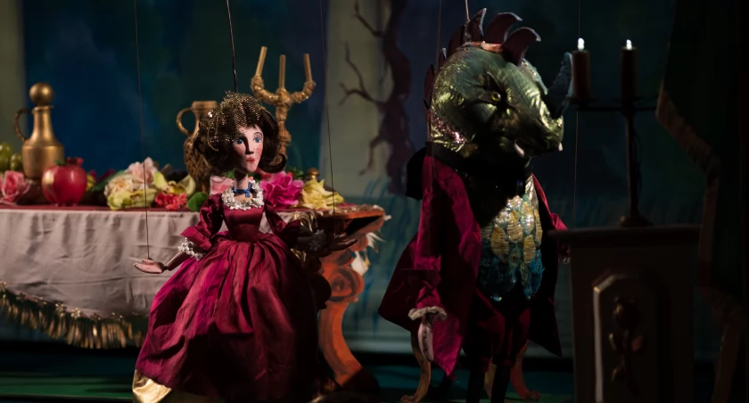 Teatralne Mikołajki z Piękną i Bestią [FOTO]