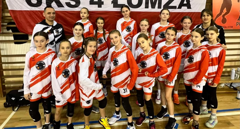 UKS 4 Łomża nokautuje rywalki w Płocku. - Dziewczyny grały bez kompleksów - mówi trener Piotrowski