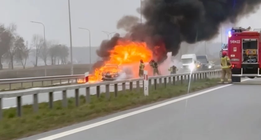 Pożar samochodu na Via Baltice [VIDEO]