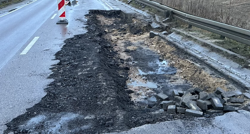 Ruszyły pilne prace drogowe. Droga mogłaby nie przetrwać zimy [FOTO]