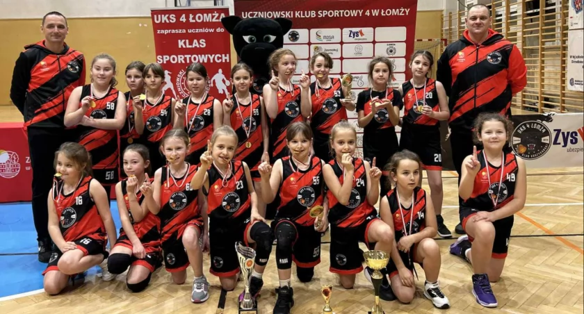 UKS 4 Łomża z dobrymi grami! Piotrowska, Kuczyńska, Nowak z nagrodami! [FOTO]