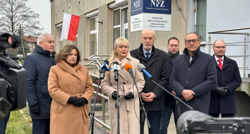 Co dalej ze szpitalami i ekspresówką? Opozycja maluje przyszłość w czarnych barwach [FOTO]