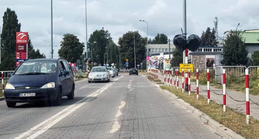 Roboty kolejowe wstrzymane na zimę. Przejazd w centrum Łomży przejezdny