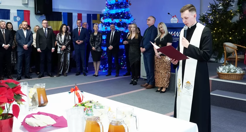 Wigilia w Międzynarodowej Akademii Nauk Stosowanych w Łomży. Sukcesy, życzenia i plany na przyszłość [FOTO i VIDEO]