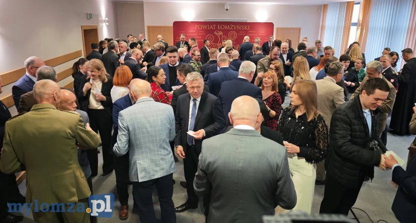 Przy opłatku i kolędach. Wigilia w Starostwie Powiatowym w Łomży [FOTO i VIDEO]