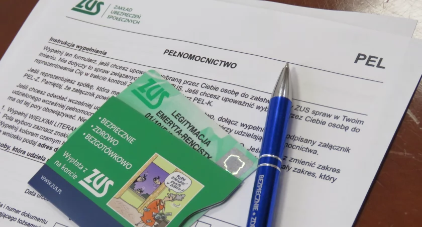 Senior może sam załatwiać sprawy w ZUS-ie, może udzielić pełnomocnictwa