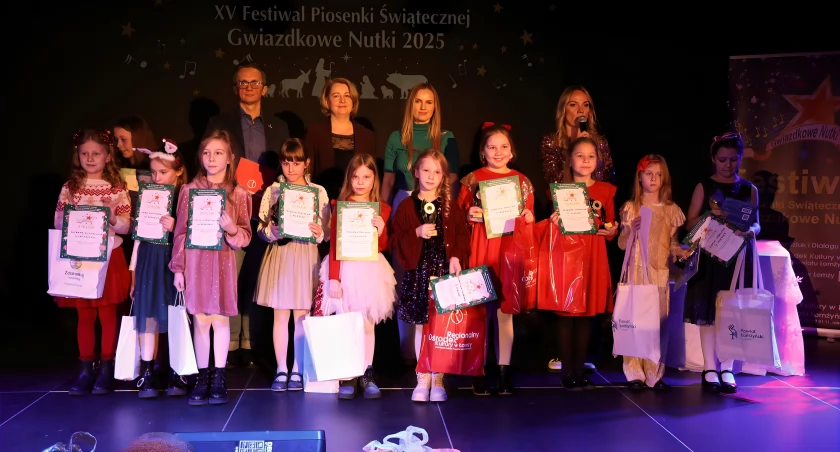 Małe wielkie talenty na scenie ROK-u. XIV Festiwal  Piosenki Świątecznej  Gwiazdkowe Nutki” cz. 1 [VIDEO]