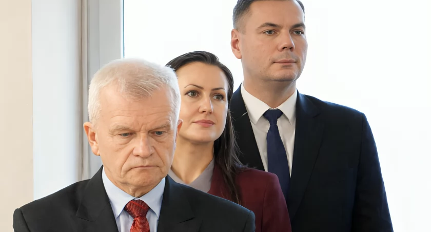 Konkurs nierozstrzygnięty, ale dyrektorka wybrana. 7 lat kadencji i wysokie zarobki w Nowogrodzie