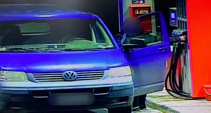Auto skradzione w Łomży. Złodzieje wpadli przez monitoring na stacji paliw [VIDEO]